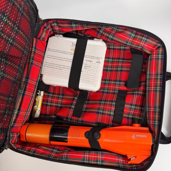 CHEVY TRUCK 1997 TAHOE ROADSIDE KIT - Picture 3 of 3